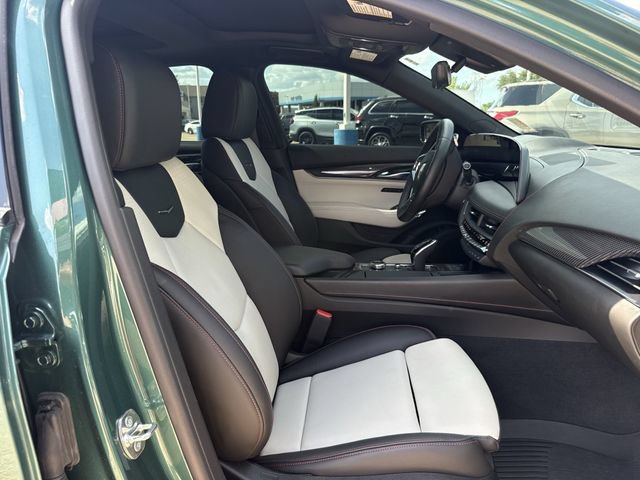Used 2026 Cadillac CT5 V w/ Technology Package RWD image 32