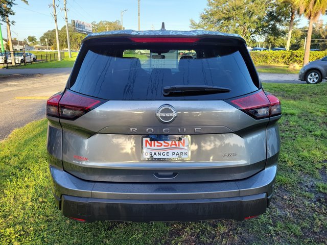 Used 2025 Nissan Rogue SV AWD/4WD image 8