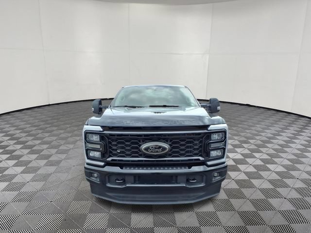 Used 2025 Ford F250 Lariat w/ Black Appearance Package AWD/4WD image 2