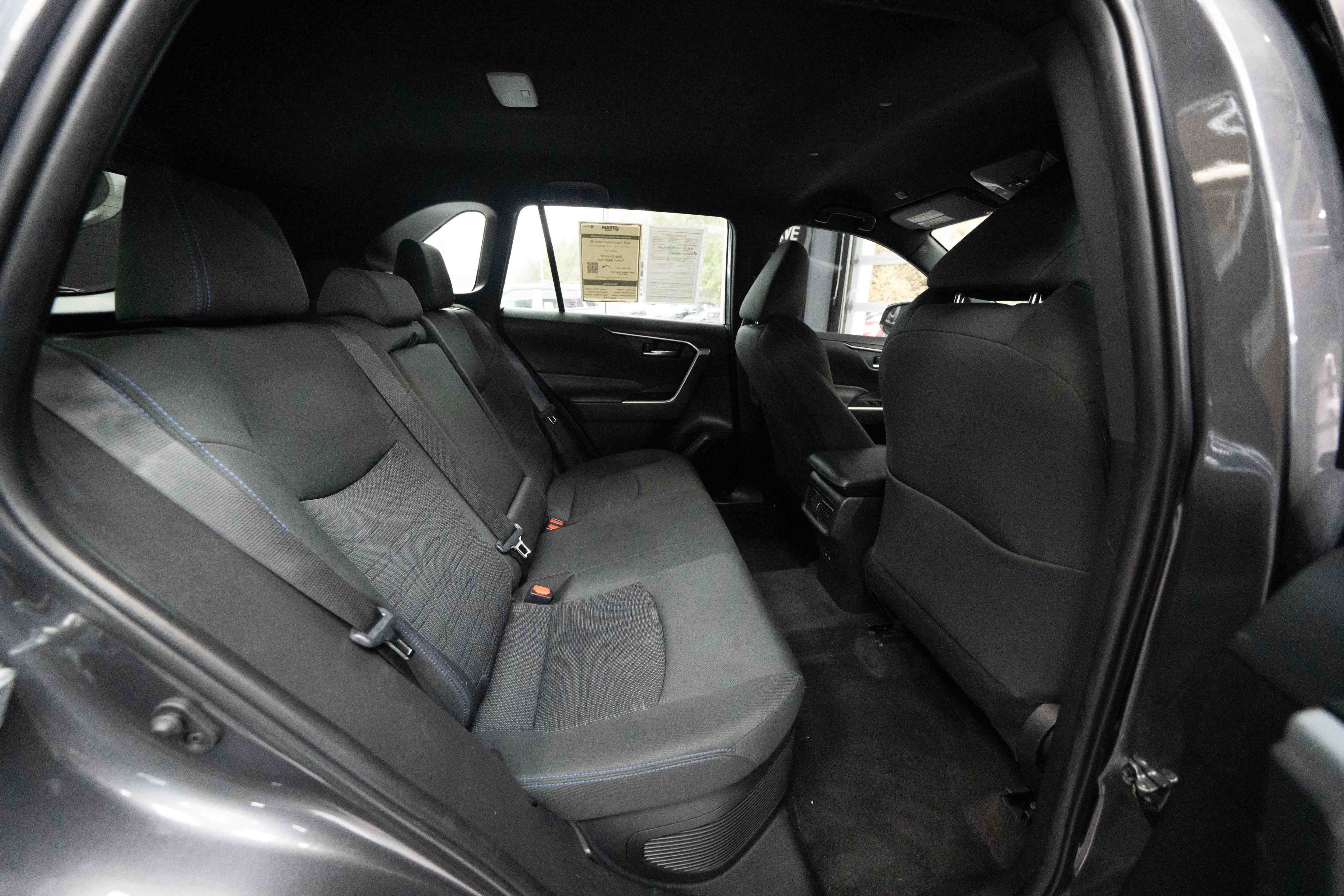Used 2023 Toyota RAV4 SE image 25