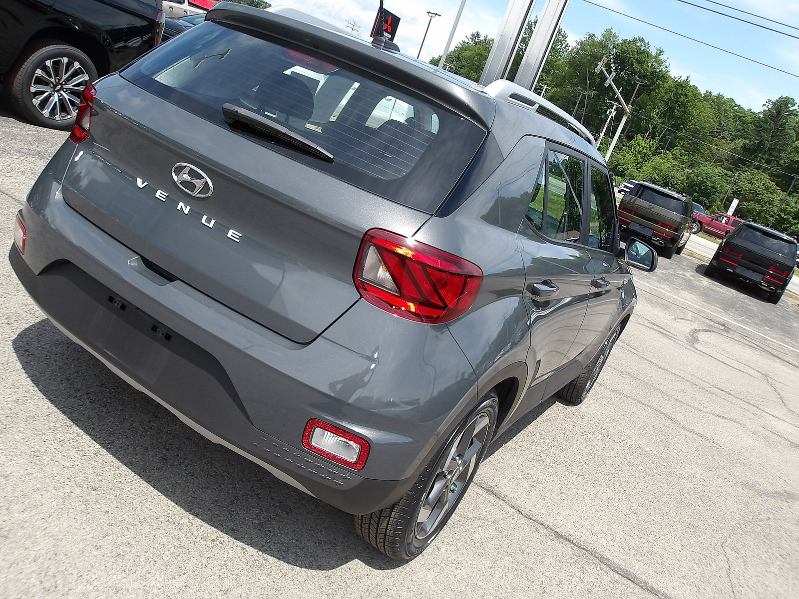 Certified 2024 Hyundai Venue SEL FWD image 7