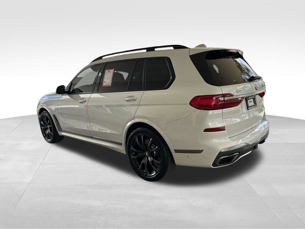 Used 2022 BMW X7 M50i image 4