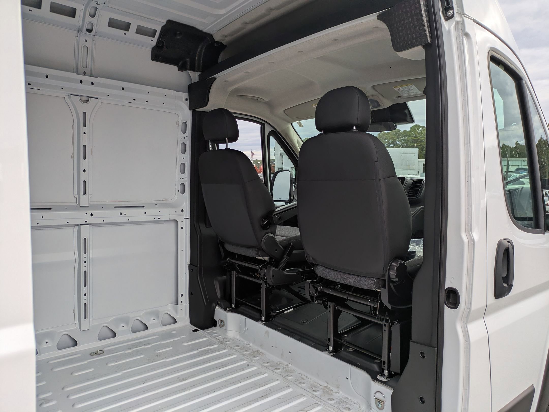 New 2026 RAM ProMaster 2500 w/ Convenience Group FWD image 22