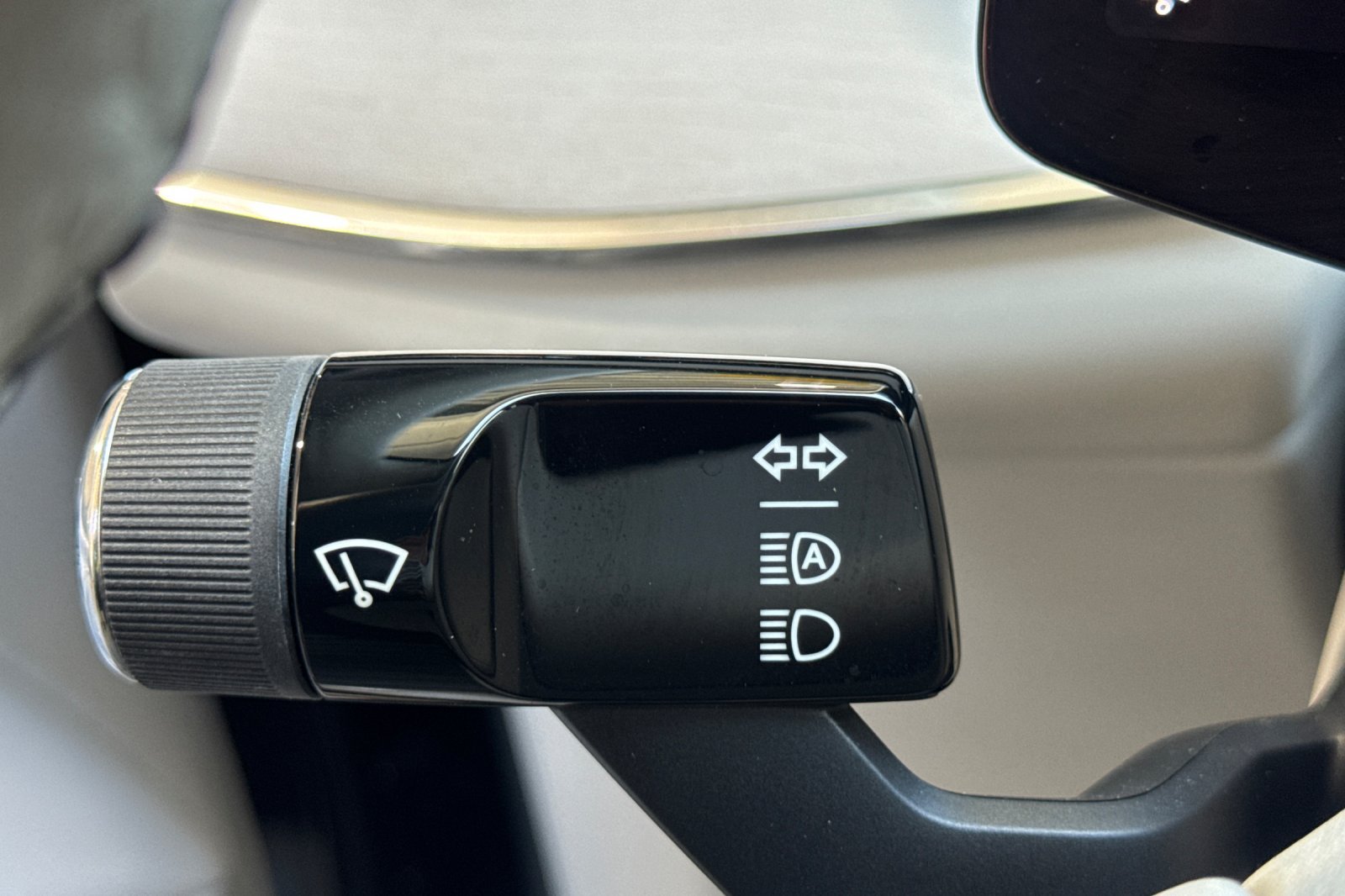 Certified 2025 Volvo EX90 Ultra AWD/4WD image 33