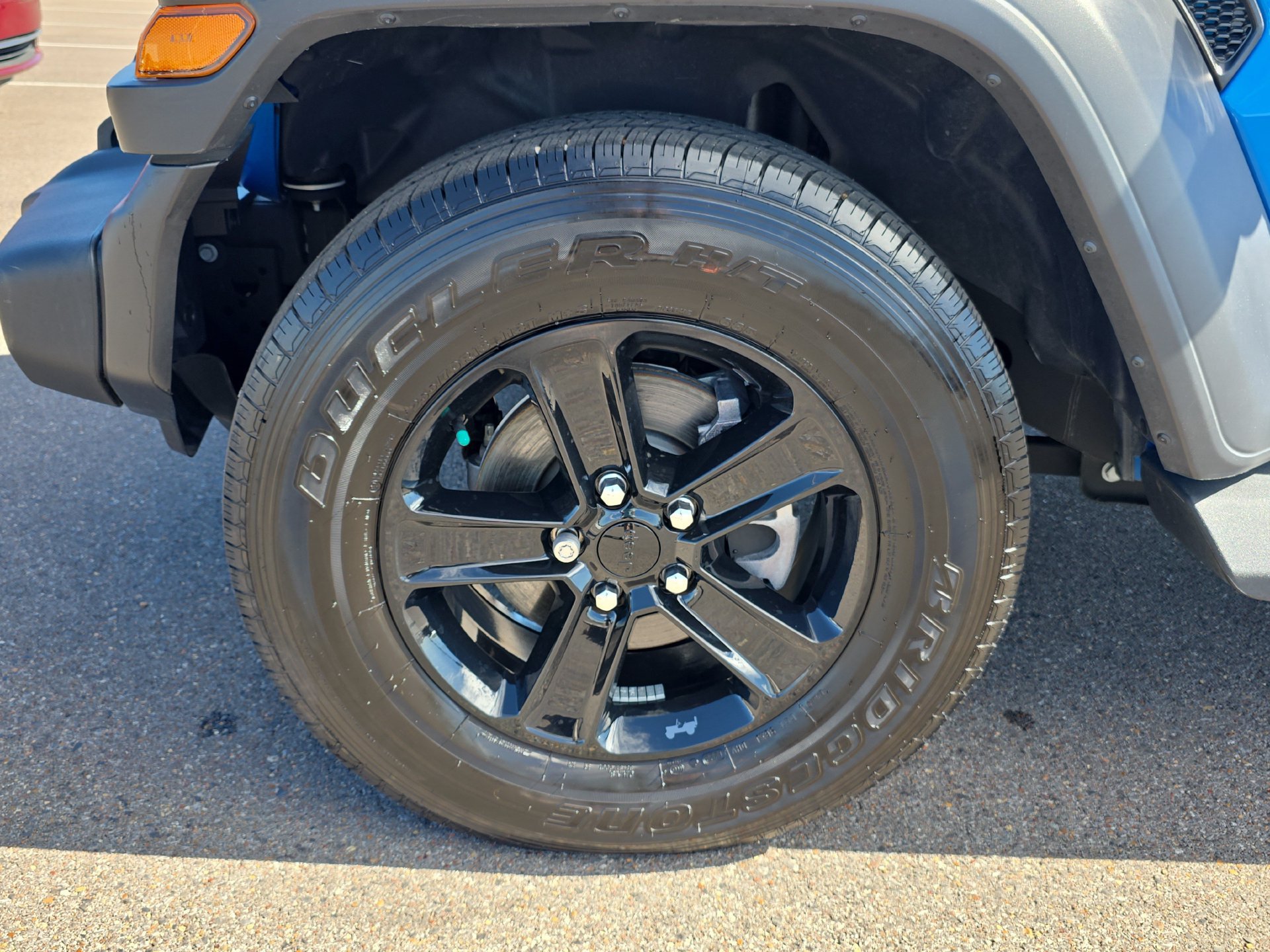 Used 2023 Jeep Wrangler Unlimited Sport AWD/4WD image 9
