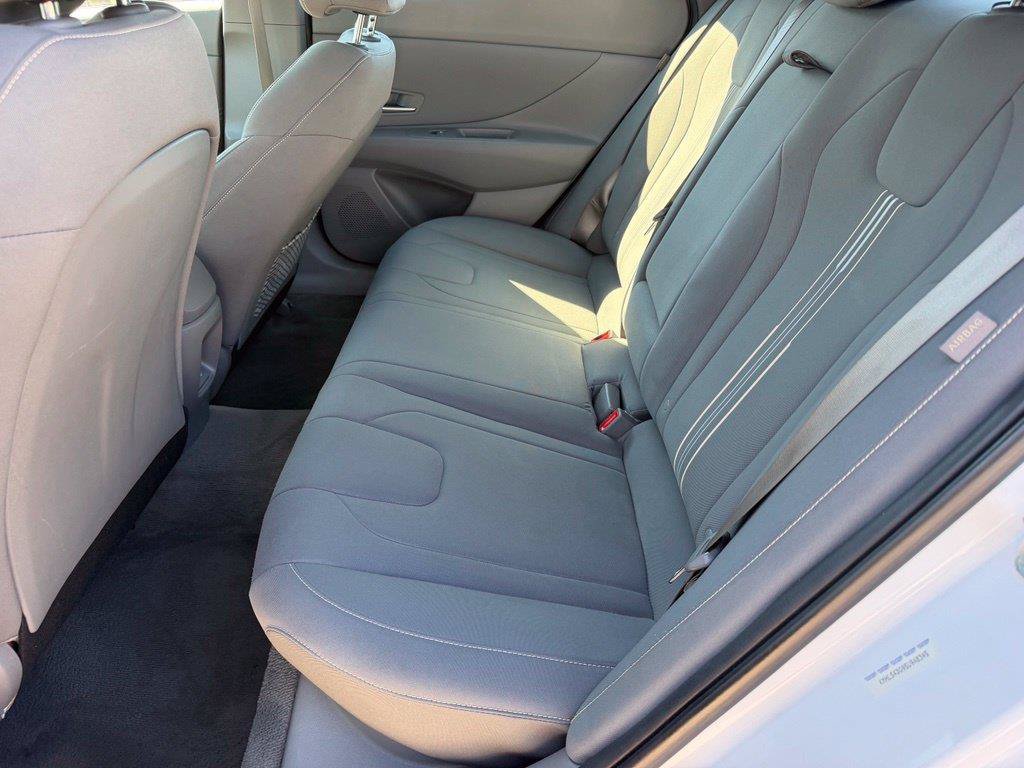 Used 2025 Hyundai Elantra SEL FWD image 11