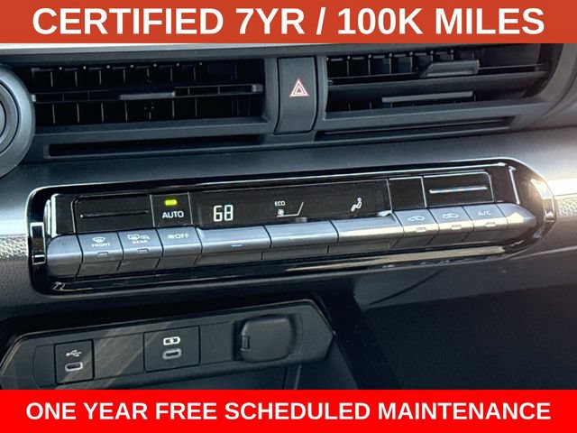 Used 2025 Toyota Prius LE FWD image 21