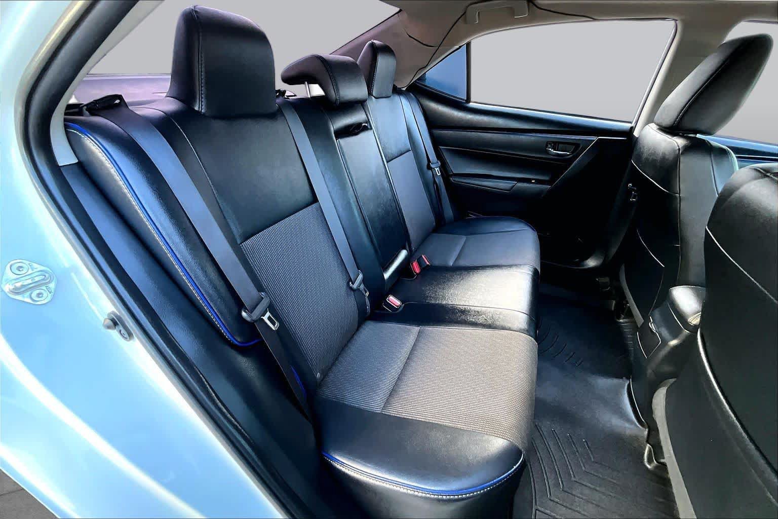 Used 2017 Toyota Corolla SE w/ SE Premium Package FWD image 20
