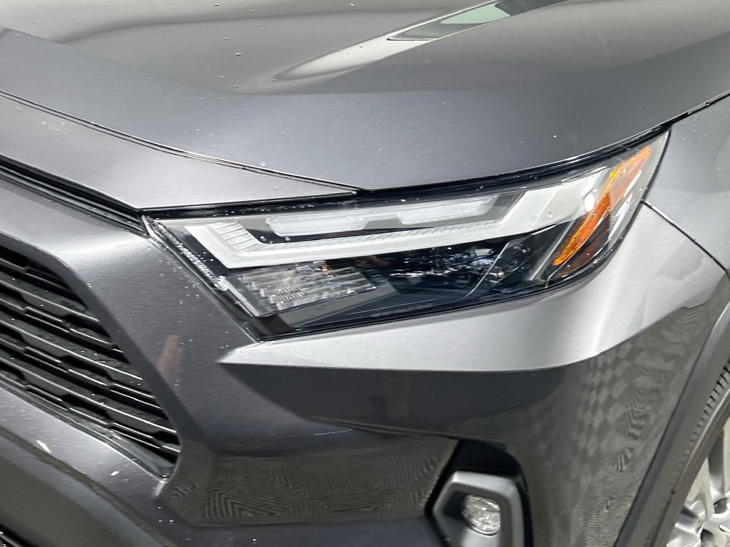 Used 2025 Toyota RAV4 XLE Premium FWD image 9