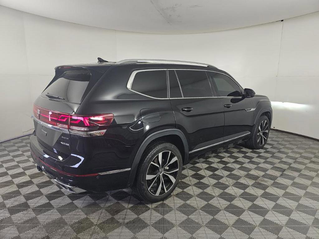 Used 2024 Volkswagen Atlas SEL Premium R-Line AWD/4WD image 2