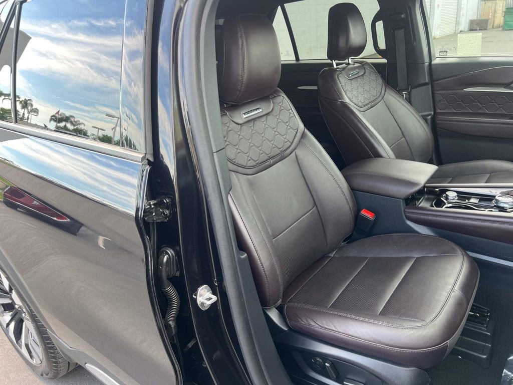 Used 2025 Ford Explorer Platinum w/ LUX Leather Package image 28