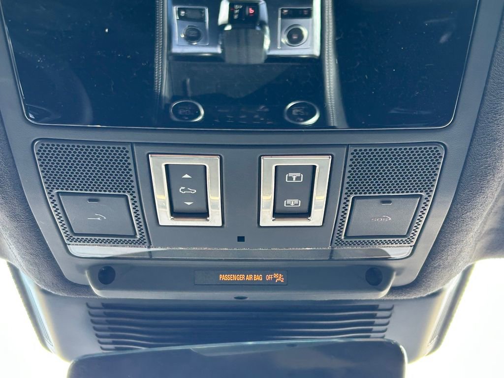 Used 2024 Jaguar F-PACE R-Dynamic S image 19