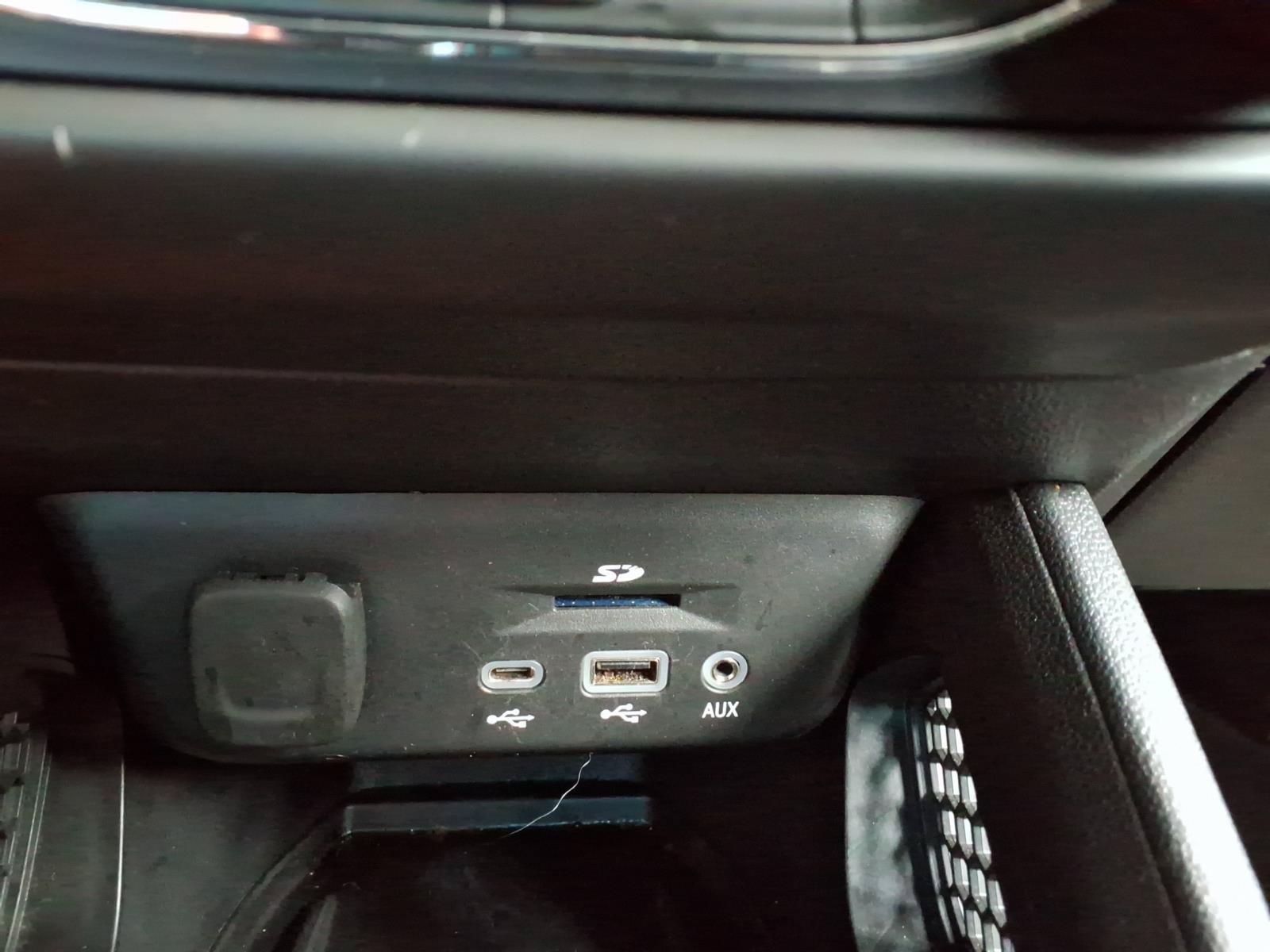 Used 2022 Chevrolet TrailBlazer RS w/ Technology Package AWD/4WD image 24