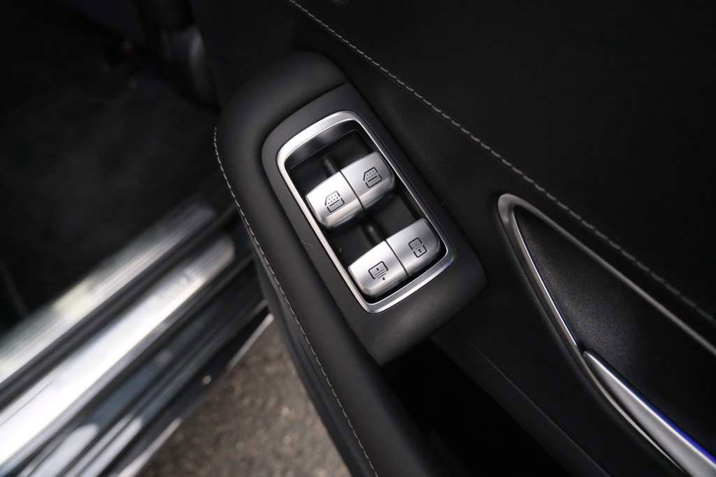 Used 2016 Mercedes-Benz S 550 4MATIC Sedan image 29