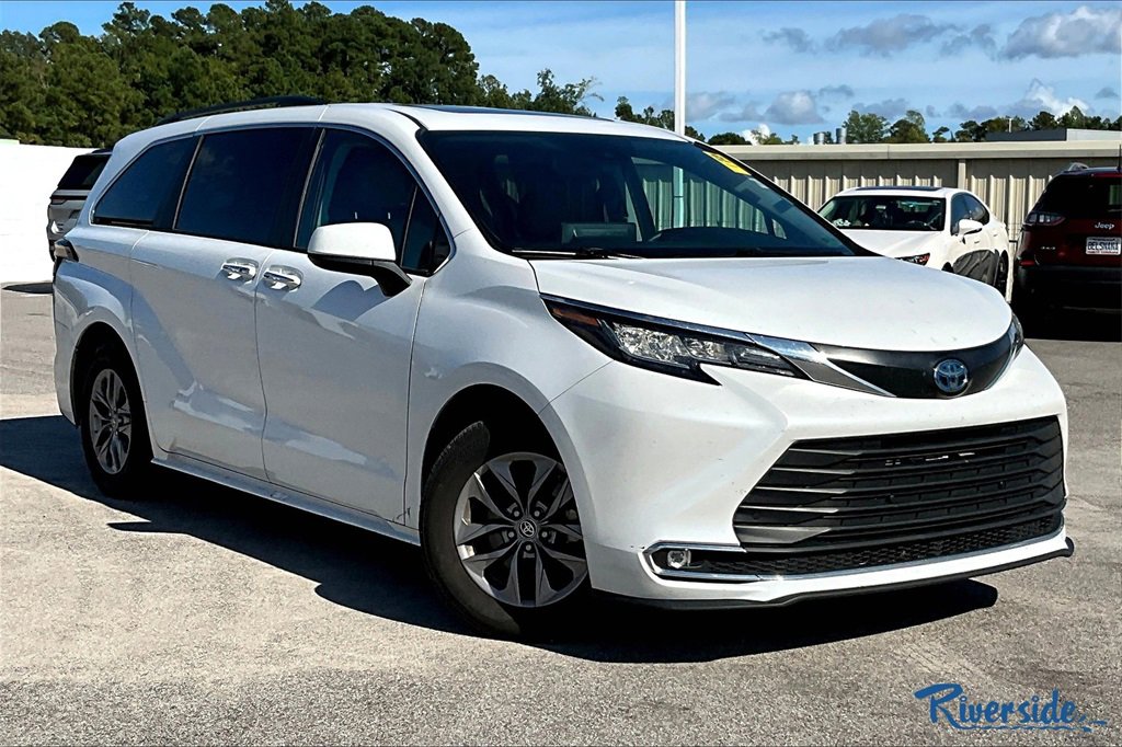 Used 2023 Toyota Sienna XLE