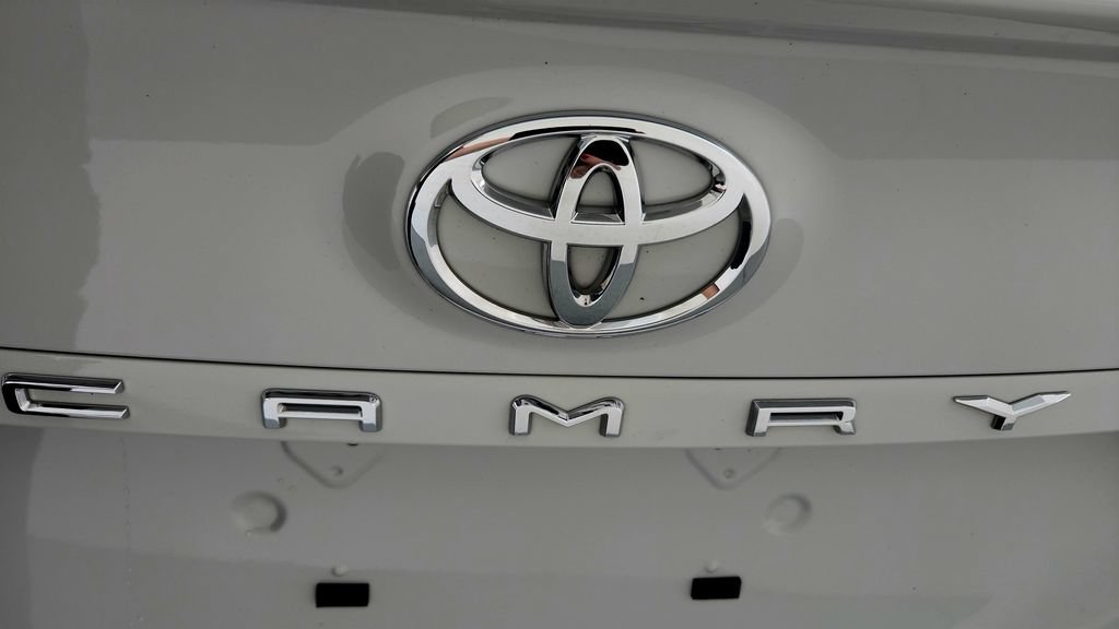 Used 2024 Toyota Camry XSE FWD image 13