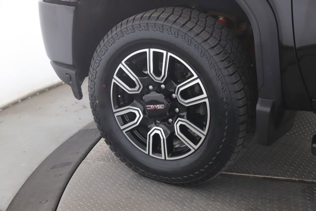 Used 2023 GMC Sierra 2500 AT4 w/ AT4 Preferred Package AWD/4WD image 13