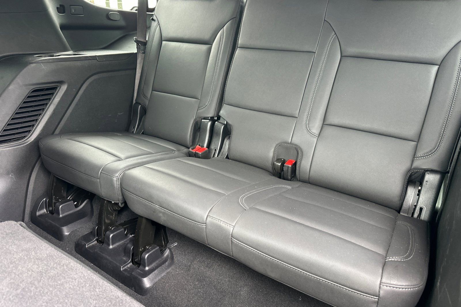 Used 2025 Chevrolet Tahoe LT AWD/4WD image 15