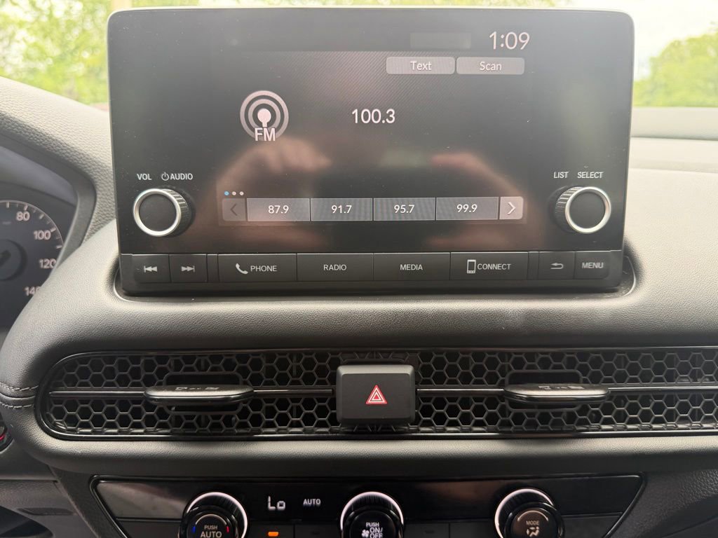 Used 2024 Honda HR-V LX image 25