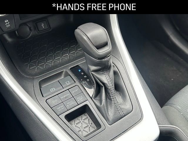 Used 2022 Toyota RAV4 XLE w/ Carpet Mat Package (TMS) image 11