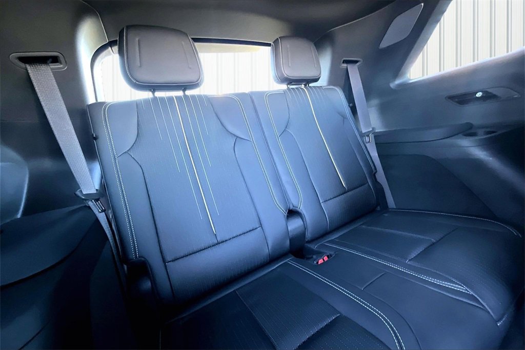 Used 2026 Cadillac Vistiq Sport image 21