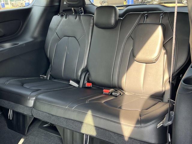 New 2026 Chrysler Voyager LX FWD image 17