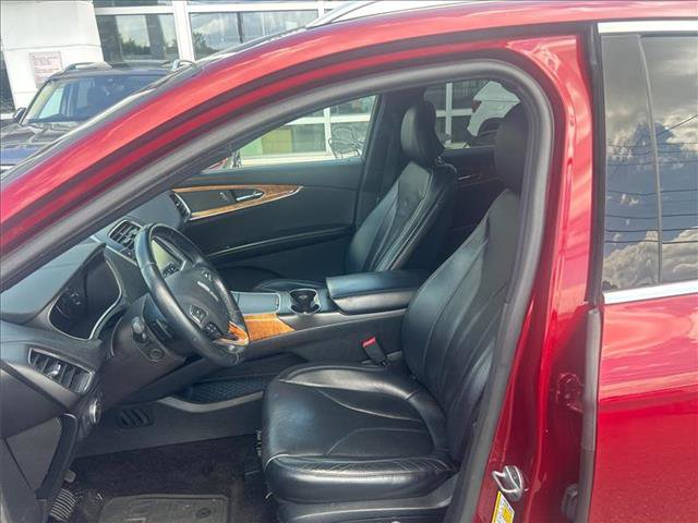 Used 2016 Lincoln MKX Reserve w/ Climate Package AWD/4WD image 9