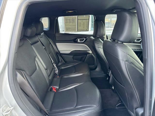 Used 2024 Jeep Compass Limited image 12