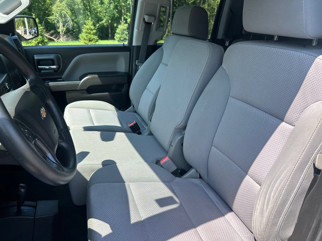 Used 2018 Chevrolet Silverado 1500 Custom w/ Custom Value Package AWD/4WD image 30