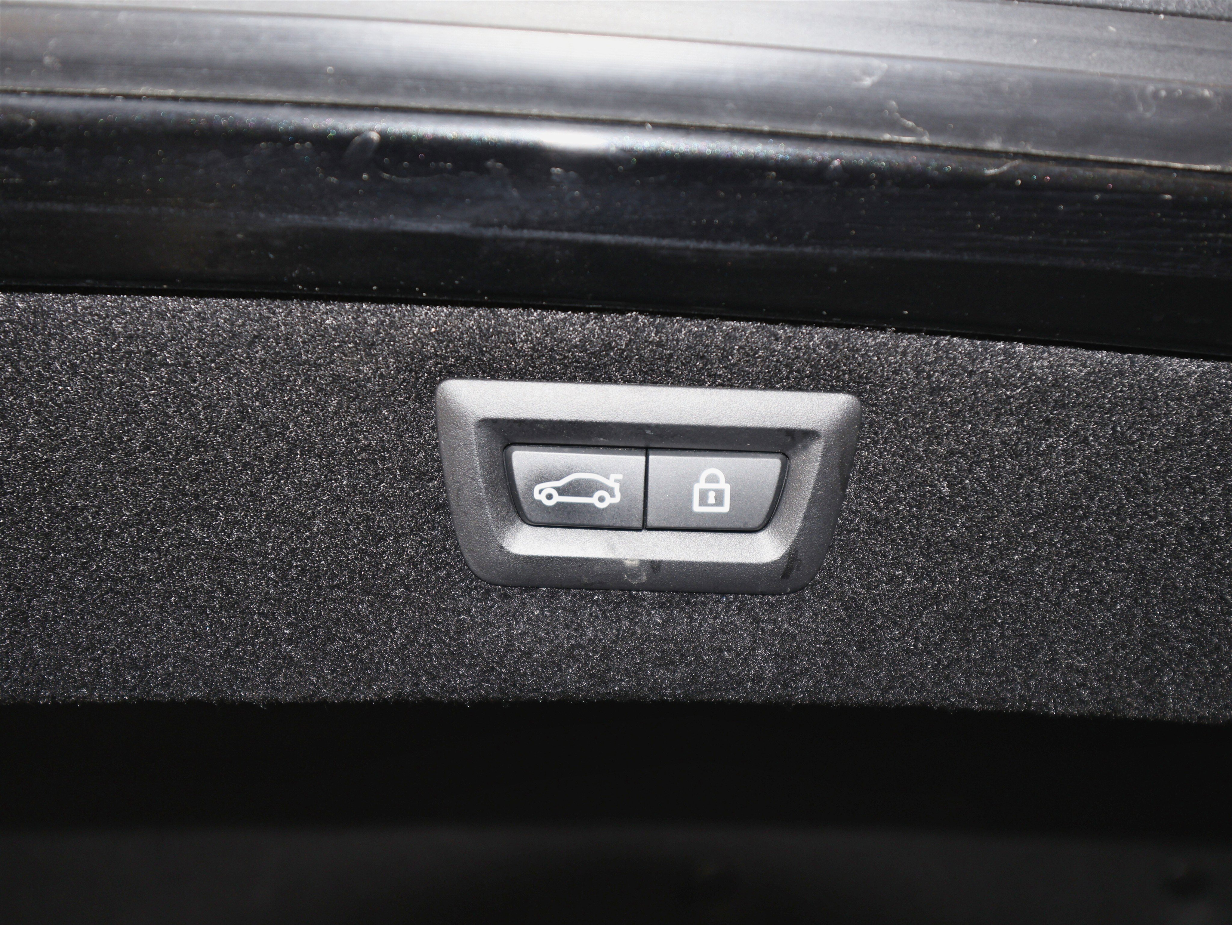 Used 2021 BMW M850i xDrive Convertible image 13