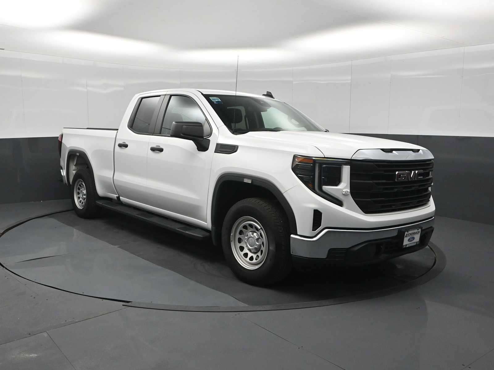 Used 2024 GMC Sierra 1500 Pro w/ Pro Value Package AWD/4WD image 2