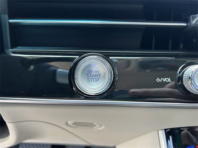 New 2026 Genesis GV70 2.5T Select AWD/4WD image 31