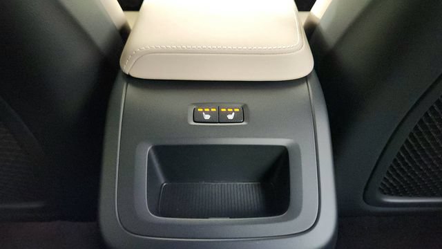 New 2026 Volvo XC60 B5 Plus w/ Protection Package Premier AWD/4WD image 31