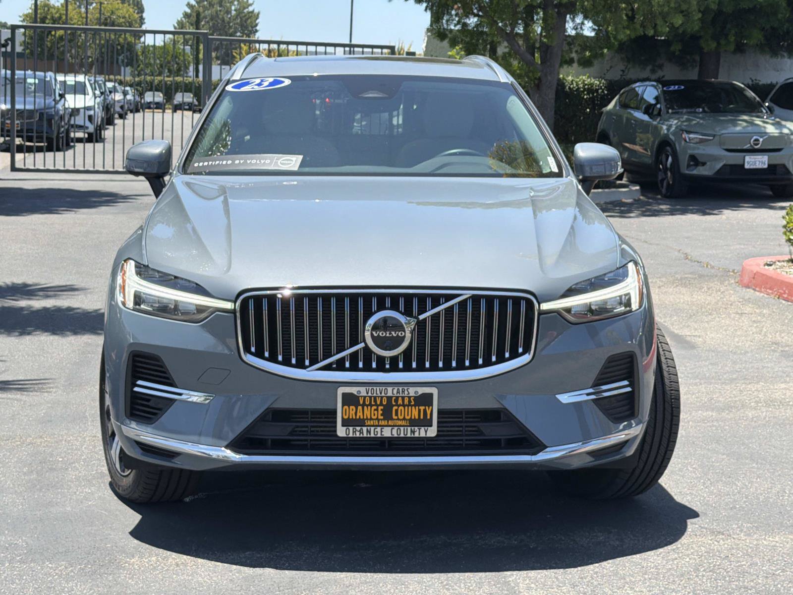 Certified 2023 Volvo XC60 T8 Plus AWD/4WD image 2