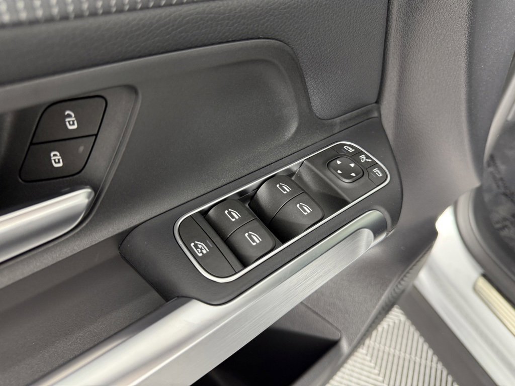 Used 2023 Mercedes-Benz EQB 300 4MATIC image 14