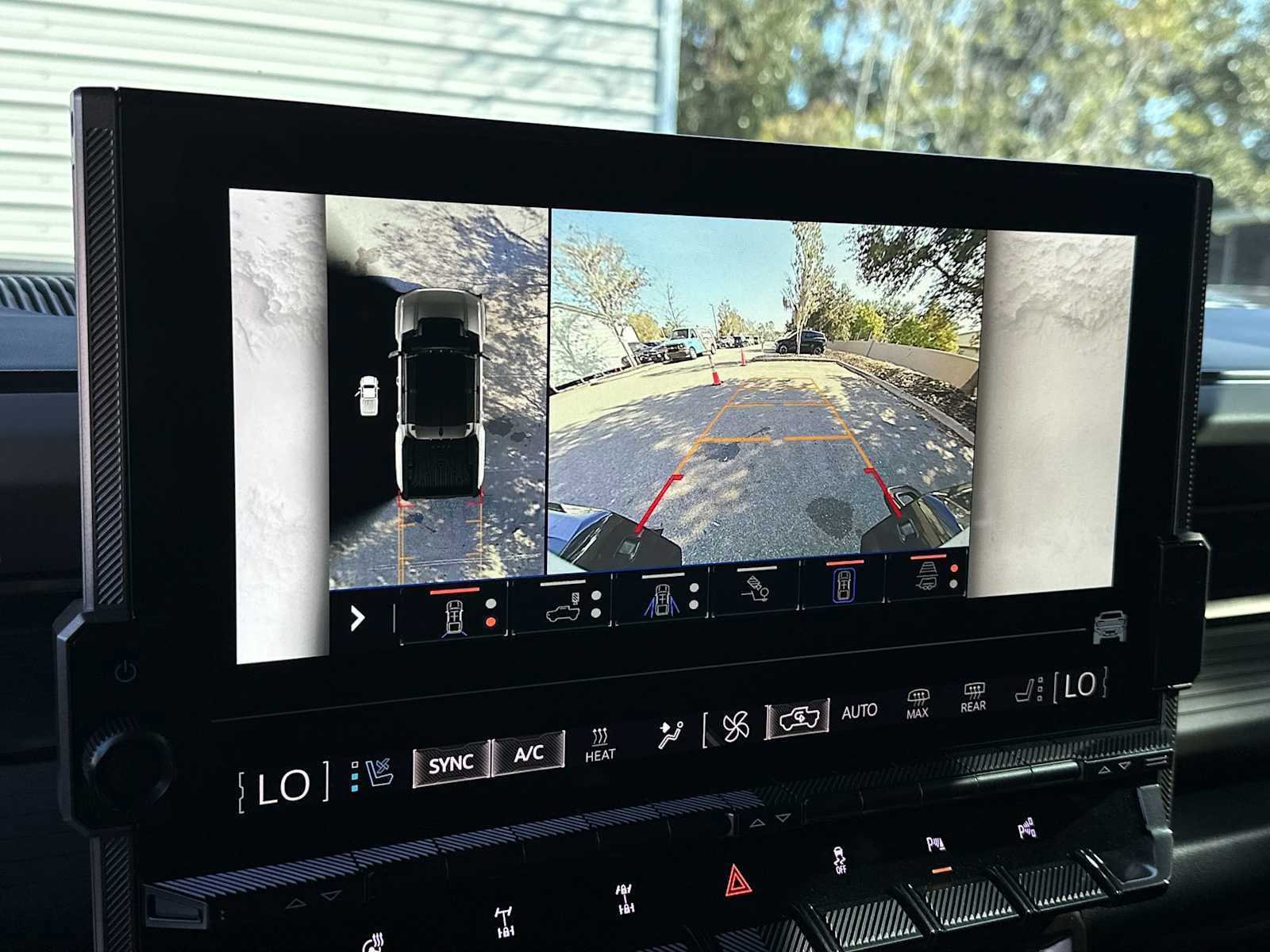 Certified 2025 GMC Hummer EV 3X w/ Extreme Off-Road Package image 22