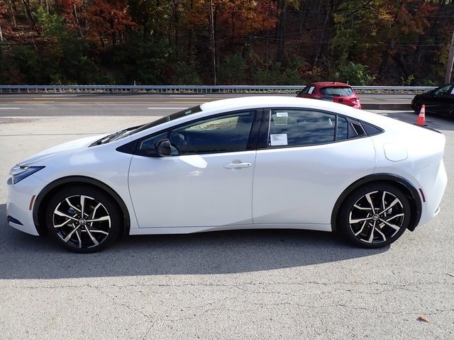 New 2026 Toyota Prius Plug-In Hybrid image 7