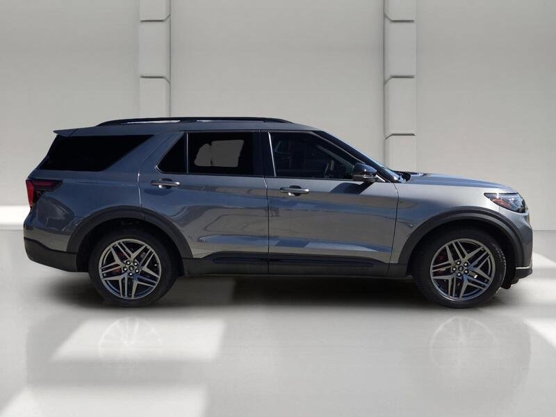 Used 2026 Ford Explorer ST AWD/4WD image 6