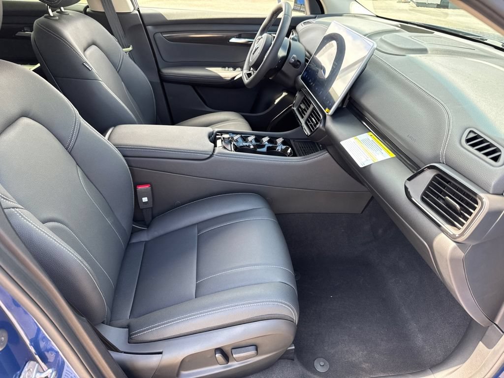 New 2025 VinFast VF 8 Eco AWD/4WD image 15