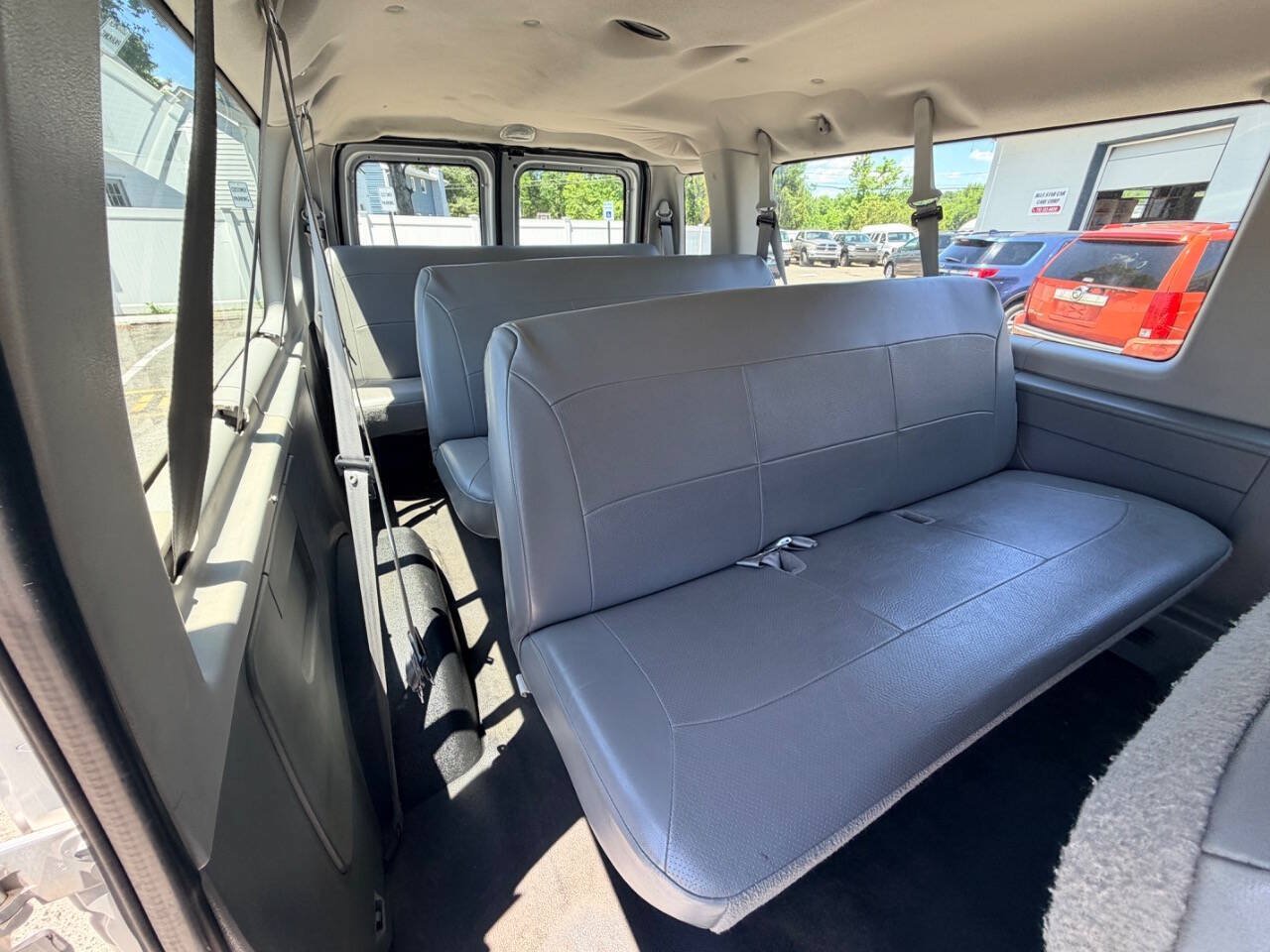 Used 2006 Ford E-350 and Econoline 350 XL RWD image 54