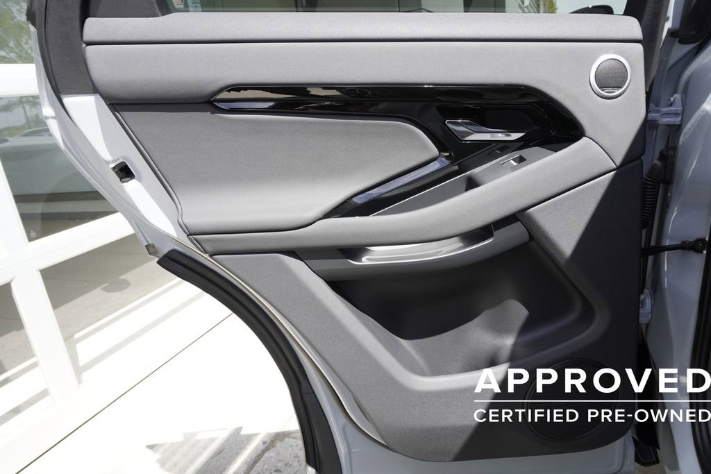 Used 2025 Land Rover Range Rover Evoque S AWD/4WD image 28