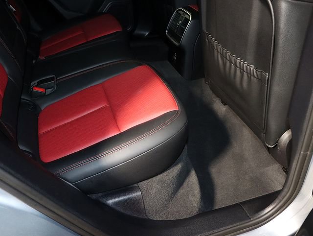 Used 2020 Porsche Macan image 32