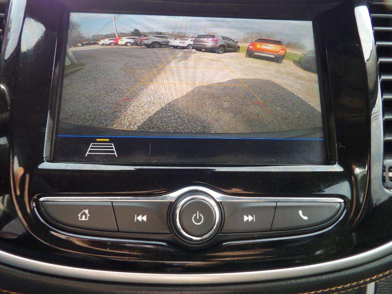 Used 2018 Chevrolet Trax LT w/ LT Convenience Package FWD image 16