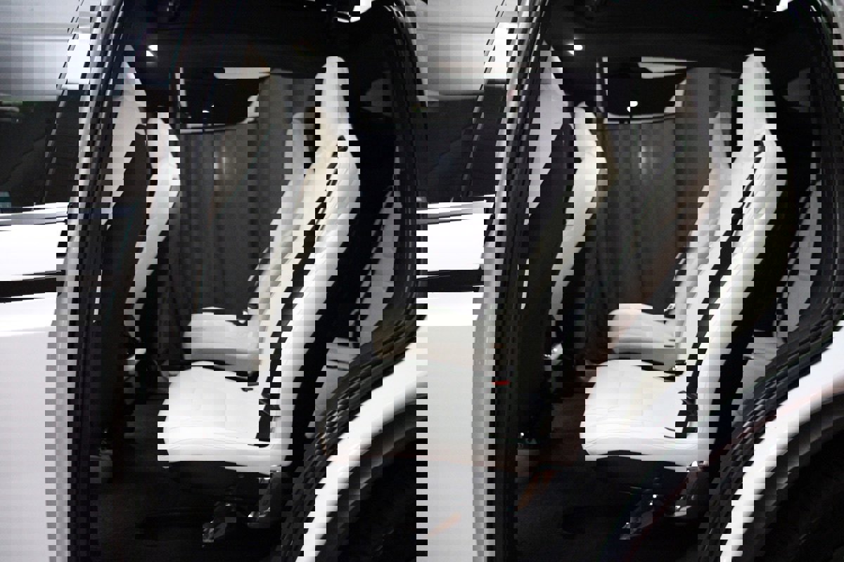 Used 2022 Tesla Model X Plaid image 24