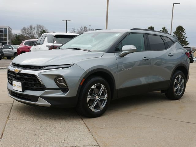 Used 2023 Chevrolet Blazer LT image 3