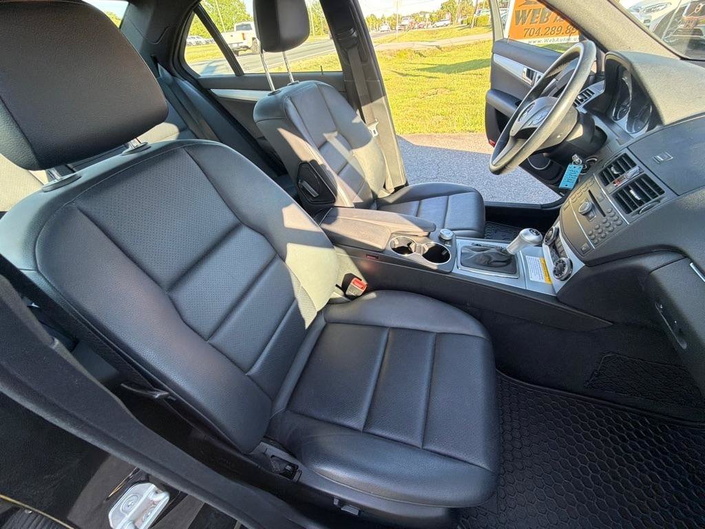 Used 2009 Mercedes-Benz C 300 4MATIC Sedan image 27