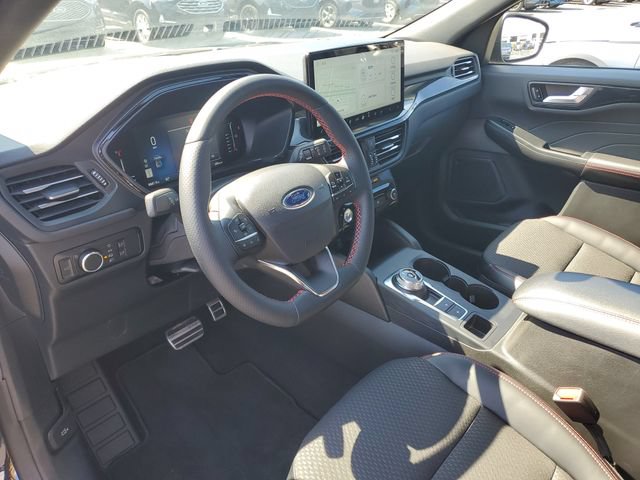 Used 2024 Ford Escape ST-Line w/ Tech Pack #1 AWD/4WD image 9