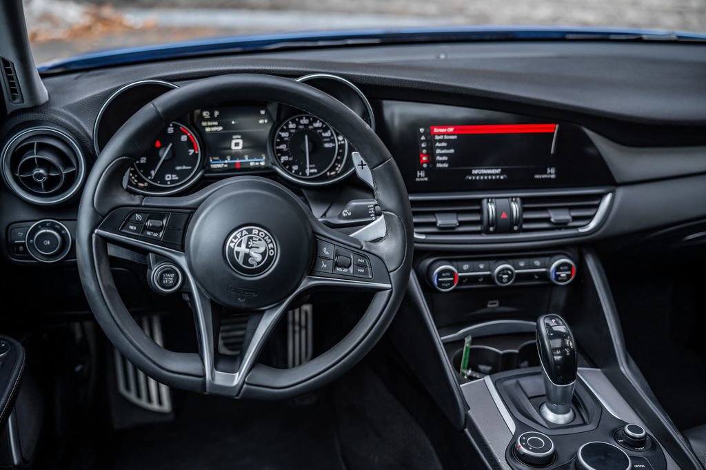 Used 2017 Alfa Romeo Giulia AWD image 24