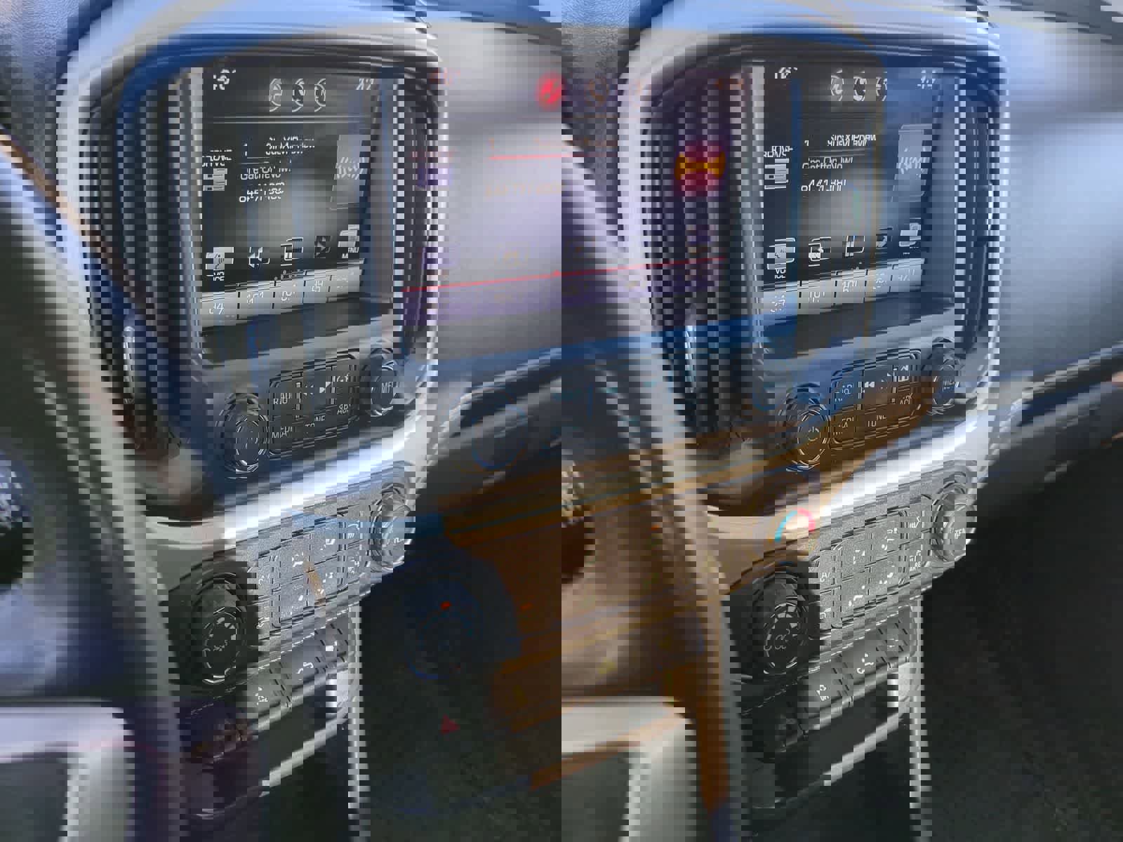 Used 2015 GMC Canyon SLE image 27