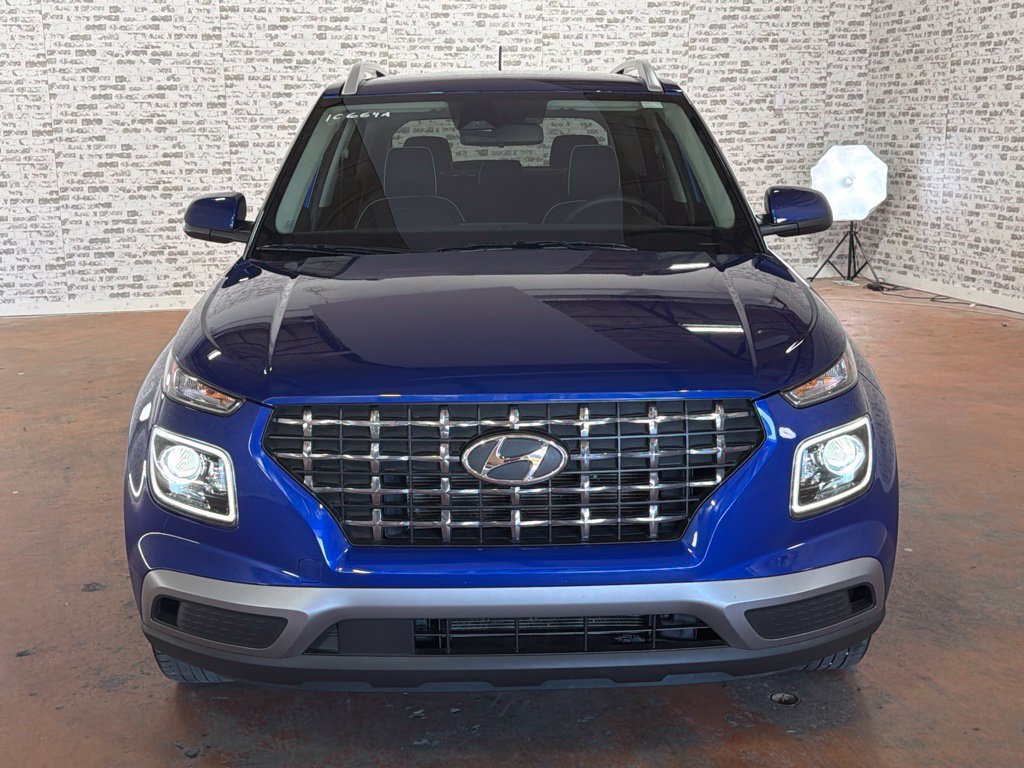 Certified 2024 Hyundai Venue Limited FWD image 2